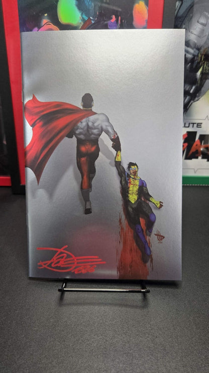 Invincible Foil Edition #1 Signed Dave Wilkins Megacon Virgin Exclusive