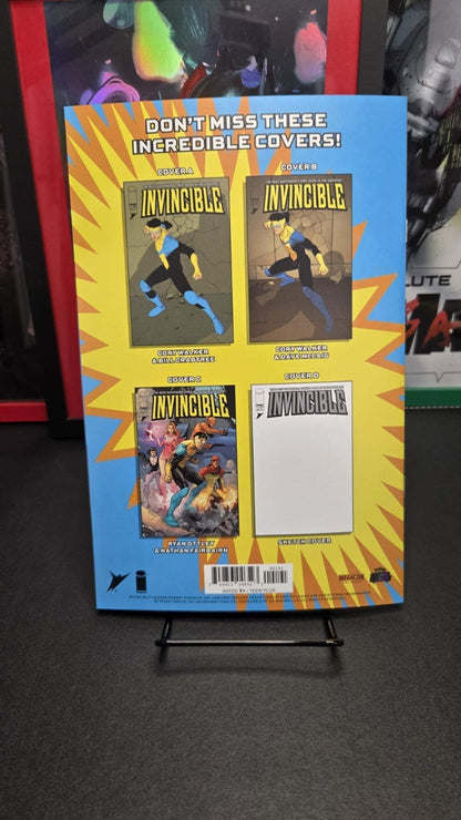 Invincible Foil Edition #1 Signed Dave Wilkins Megacon Virgin Exclusive